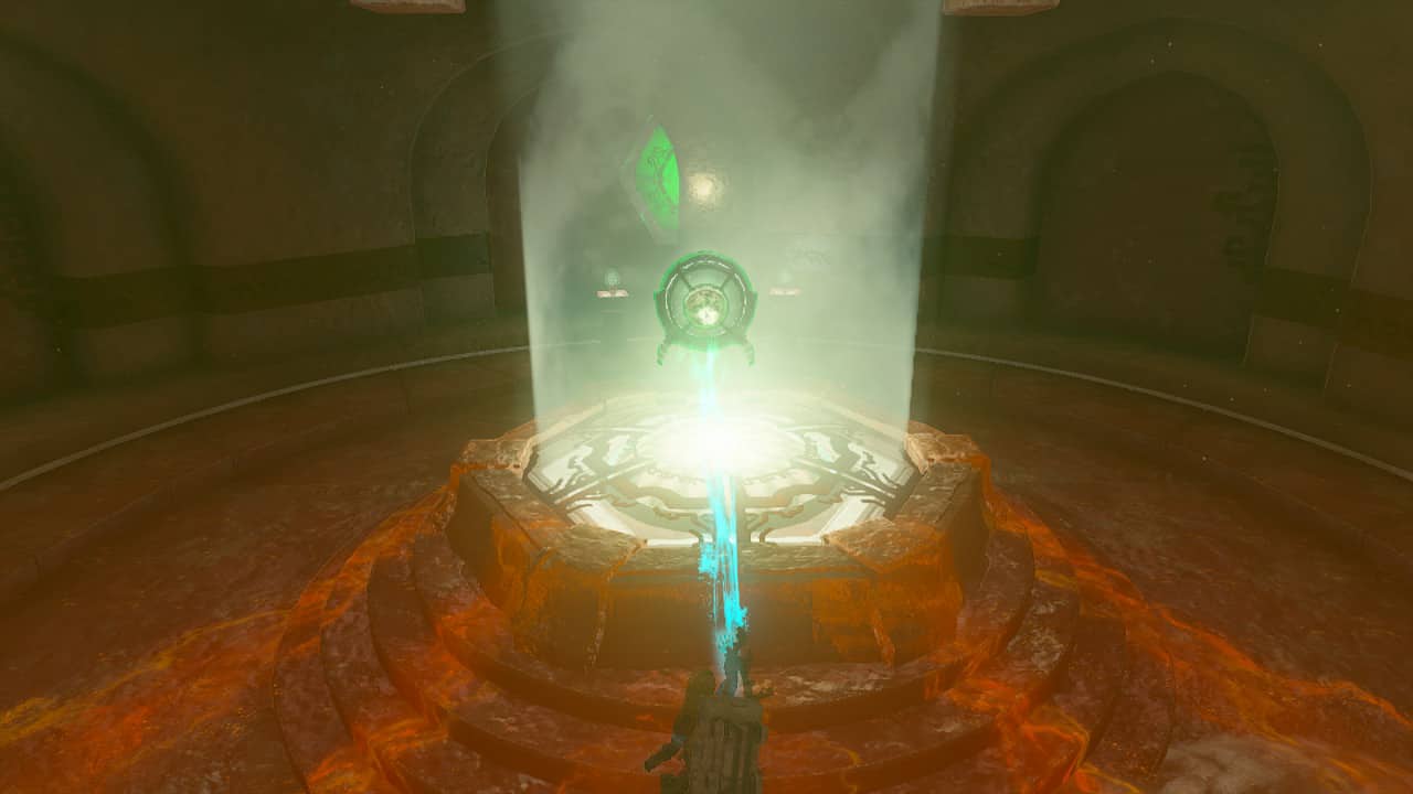 Tears of the Kingdom Lightning Temple walkthrough: Link shining a light off a mirror at a green hexagon on the wall.