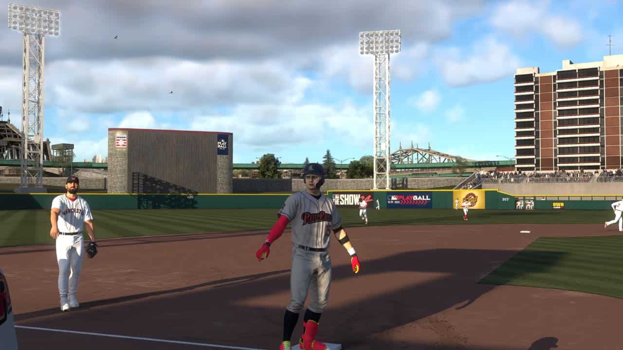 how to face scan in mlb the show 24: Player stands on third base